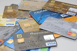 Cartões de crédito poderão reduzir tarifa a partir de julho, diz lojista
